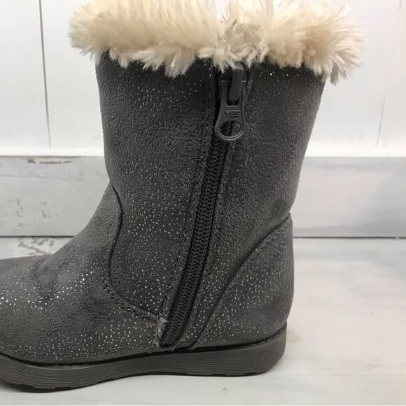 Cat & Jack Boots with Fur - Picture 5 of 10